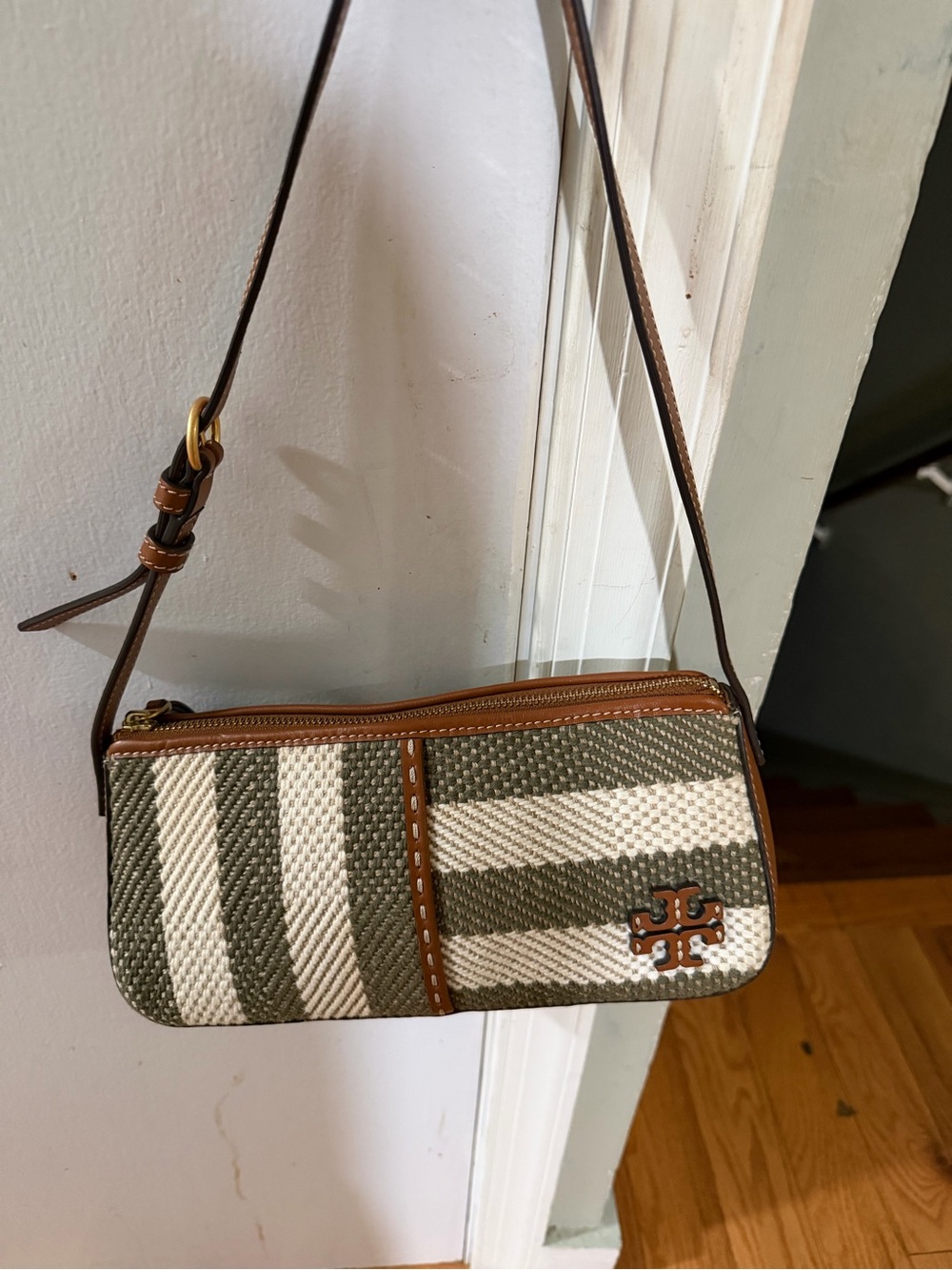Tory Burch McGraw Stripe Wedge Shoulder Bag using 2 times only in pristine cond - Picture 11 of 16